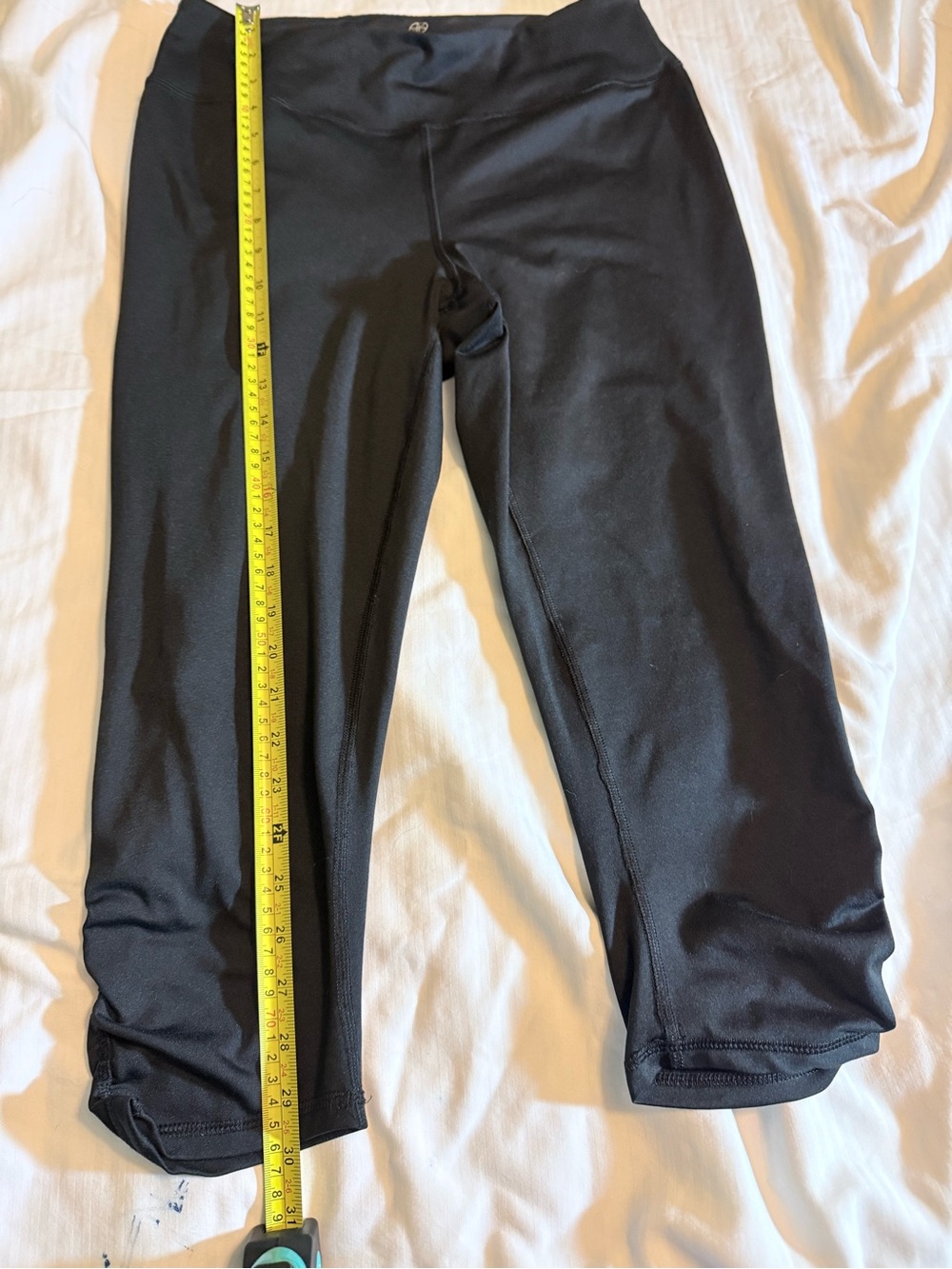 GAIAM Black Capri Leggings